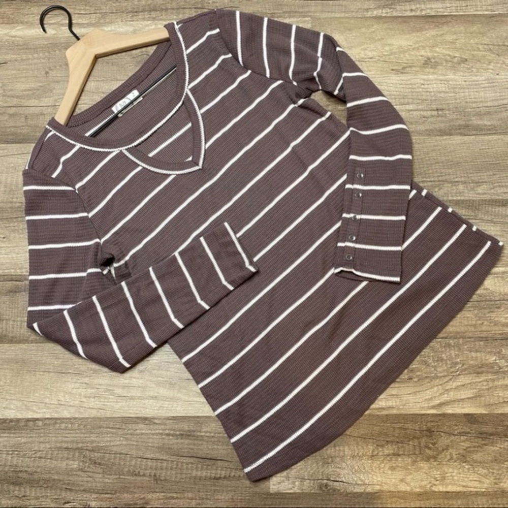 Maurices Thermal Knit Long Sleeve size Medium